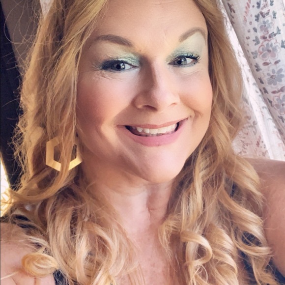 Meet your Posher, Kristina - Picture 3 of 4